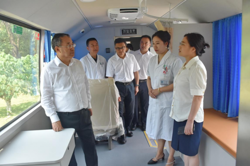 普布顿珠在蓉调研省总直属事业单位时强调：为四川现代化建设贡献工会力量
