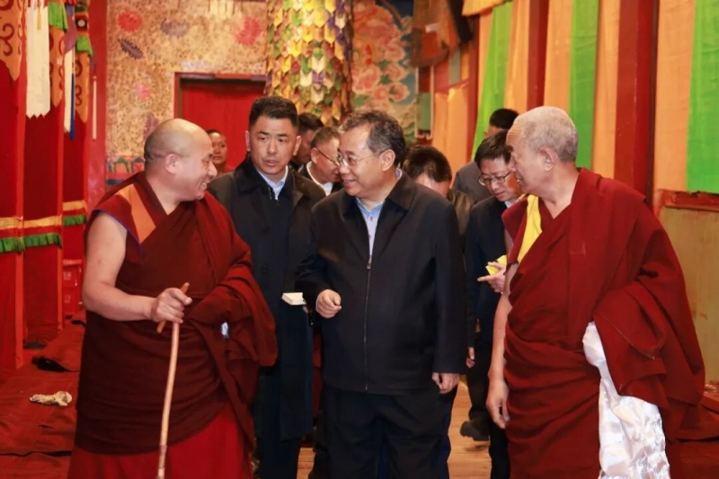 普布顿珠在阿坝州调研时强调：以正确政绩观引领涉藏地区民族宗教工作高质量发展