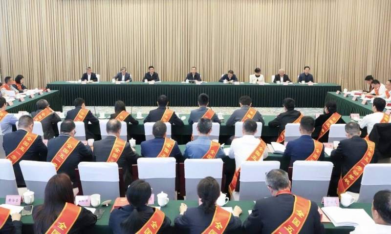 四川工会庆祝“五一”国际劳动节座谈会召开